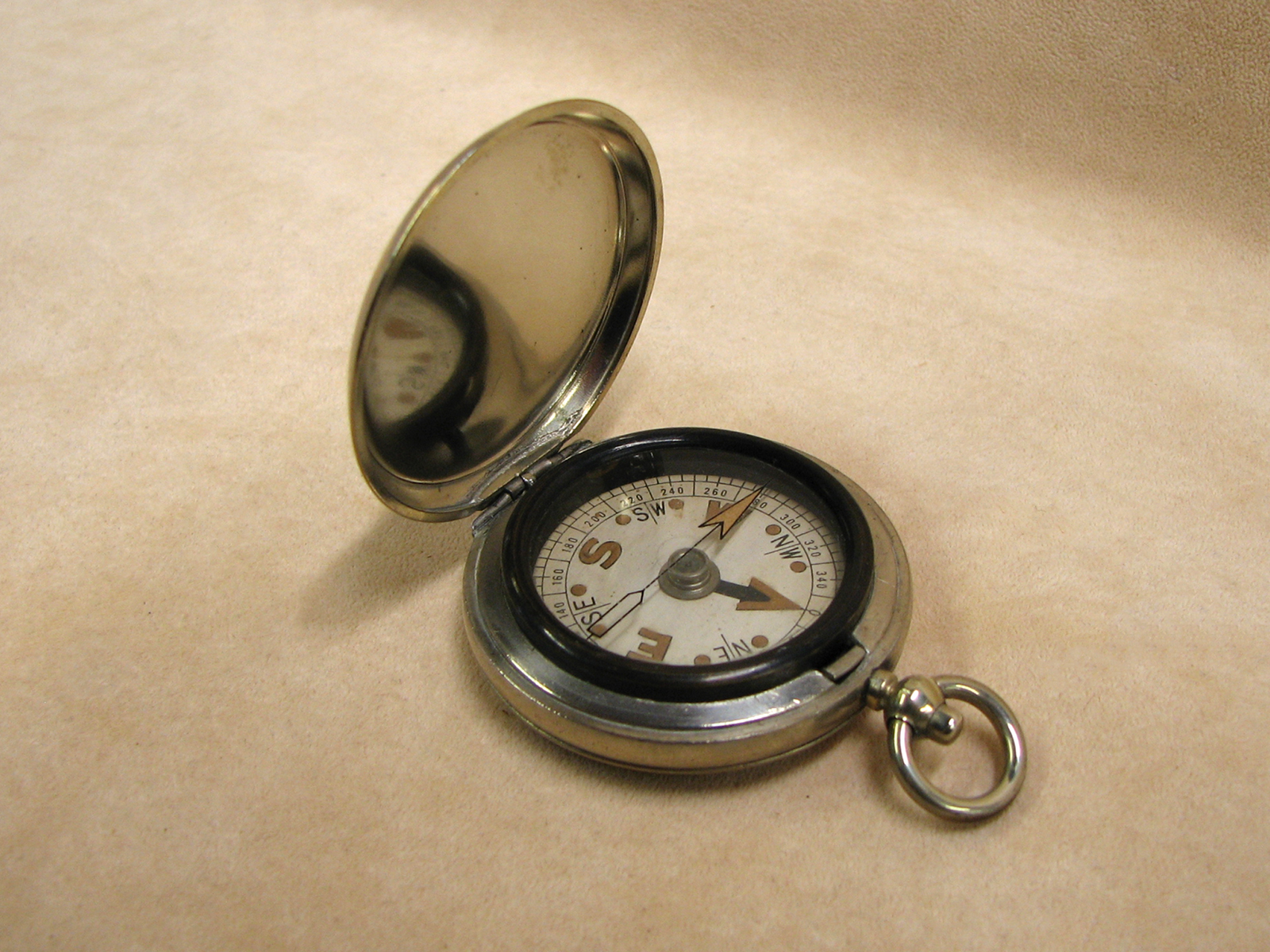Pre WW2 Hunter cased MK VII pocket compass circa 1930's